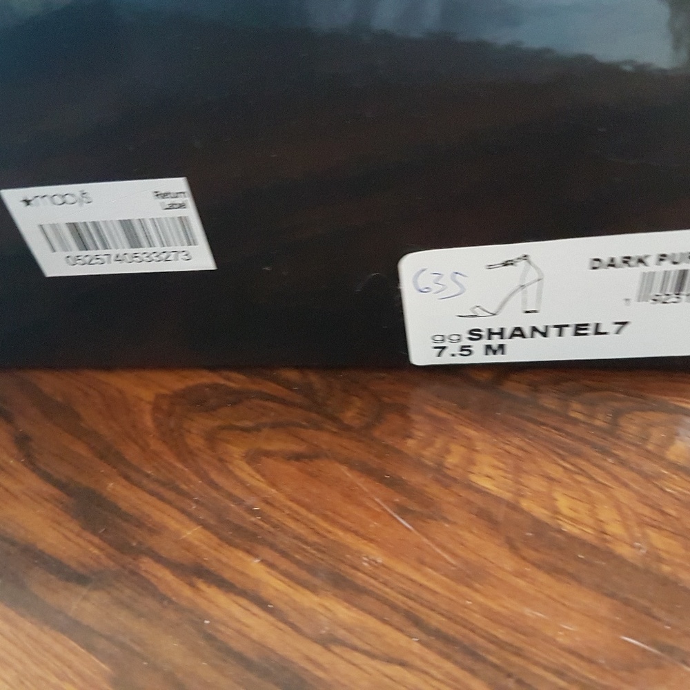 Shoes - Picture 2 of 4